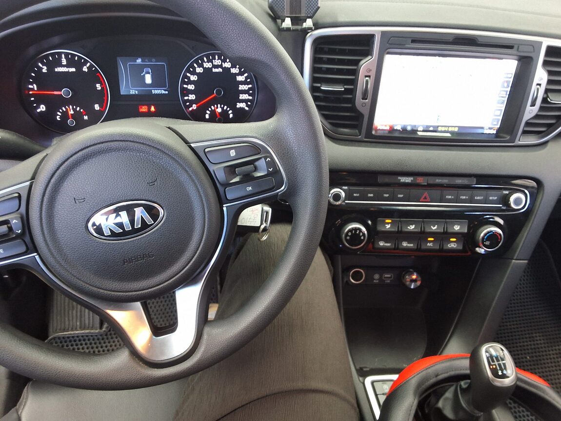 KIA NEW SPORTAGE R2.0 2WD TRENDY 2016 - zdjęcie 11