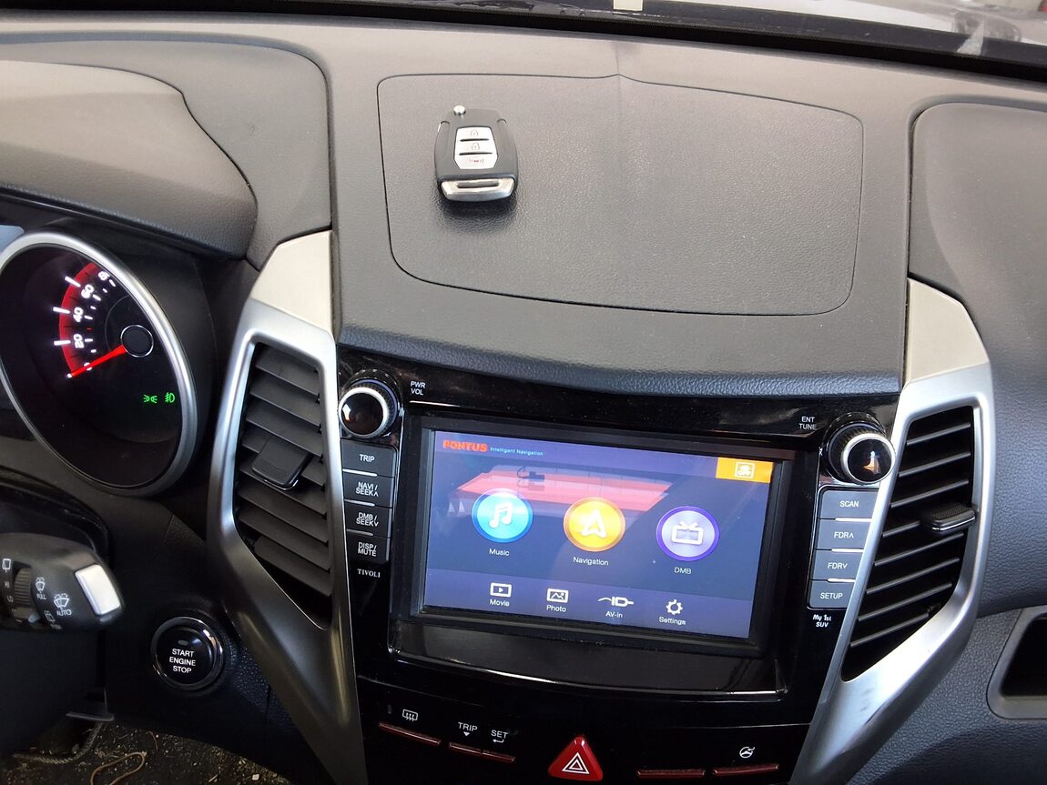 KG MOBILITY (SSANGYONG) TIVOLI GASOLINE 2WD VX 2016 - zdjęcie 17