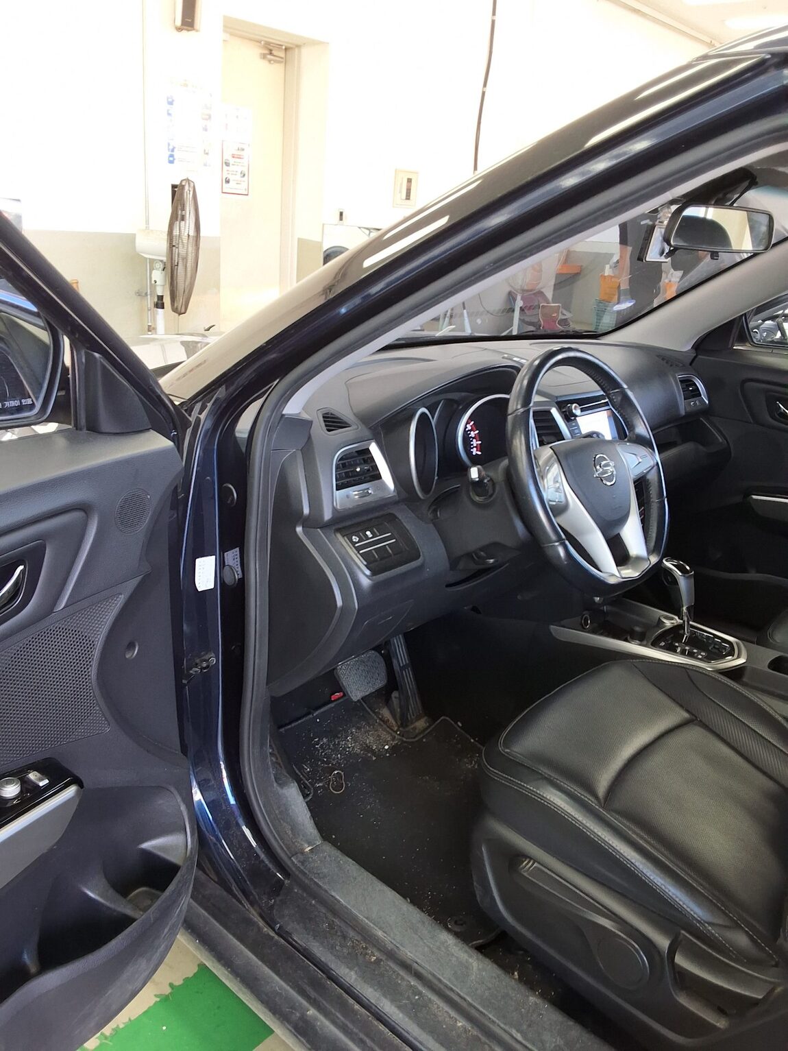 KG MOBILITY (SSANGYONG) TIVOLI GASOLINE 2WD VX 2016 - zdjęcie 10