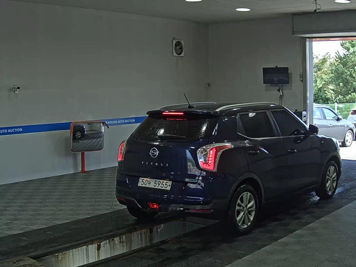 KG MOBILITY (SSANGYONG) TIVOLI GASOLINE 2WD VX 2016 - zdjęcie 5