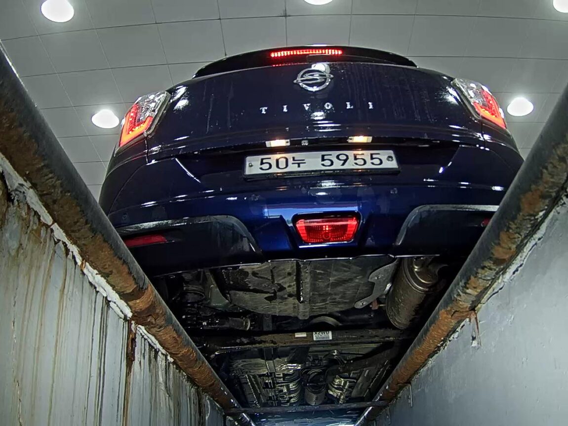 KG MOBILITY (SSANGYONG) TIVOLI GASOLINE 2WD VX 2016 - zdjęcie 8