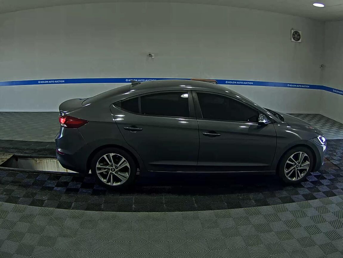 HYUNDAI AVANTE AD 1.6 GDi VALUE PLUS 2018 - zdjęcie 4