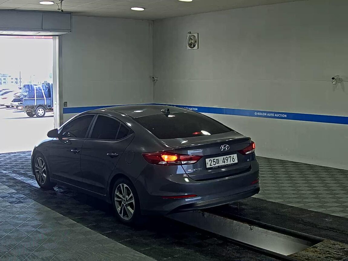 HYUNDAI AVANTE AD 1.6 GDi VALUE PLUS 2018 - zdjęcie 6