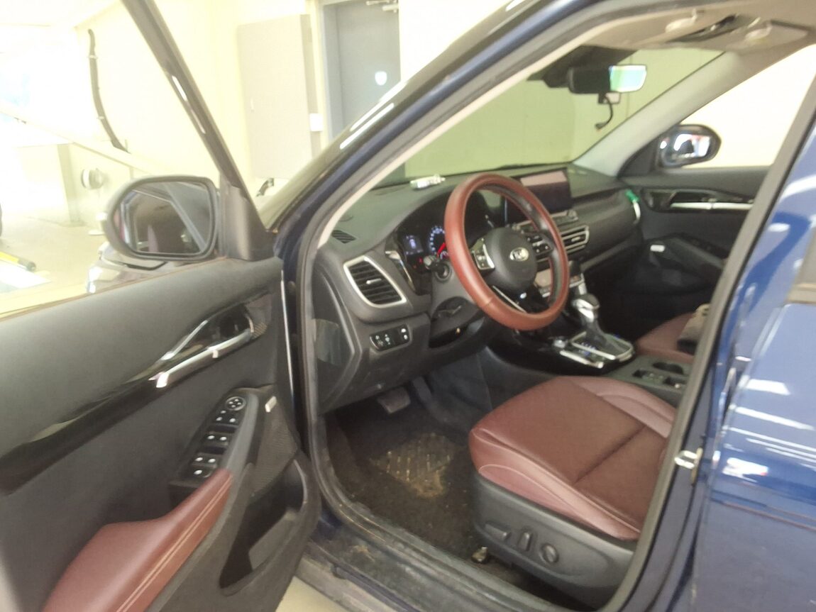 KIA SELTOS 1.6 GASOLINE 2WD SIGNATURE 2021 - zdjęcie 11
