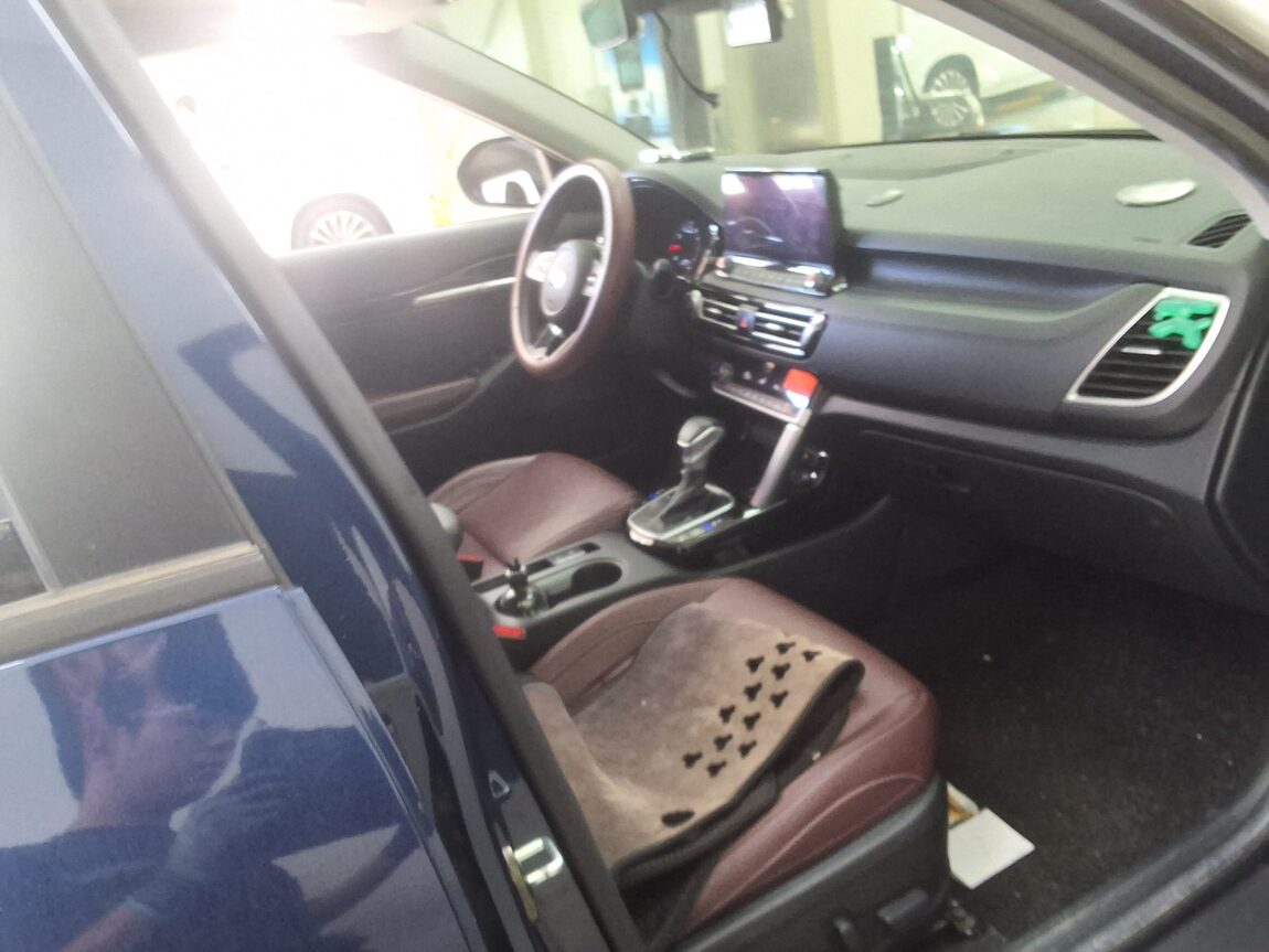 KIA SELTOS 1.6 GASOLINE 2WD SIGNATURE 2021 - zdjęcie 15