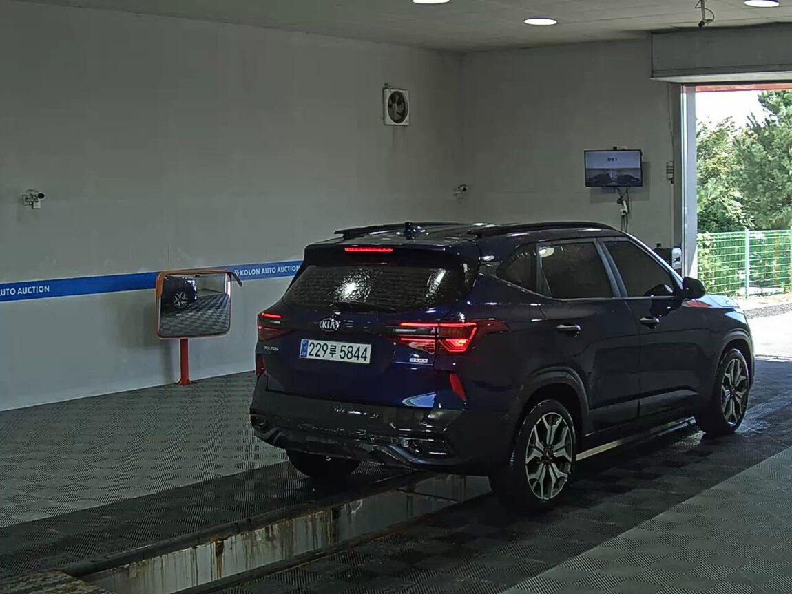 KIA SELTOS 1.6 GASOLINE 2WD SIGNATURE 2021 - zdjęcie 5