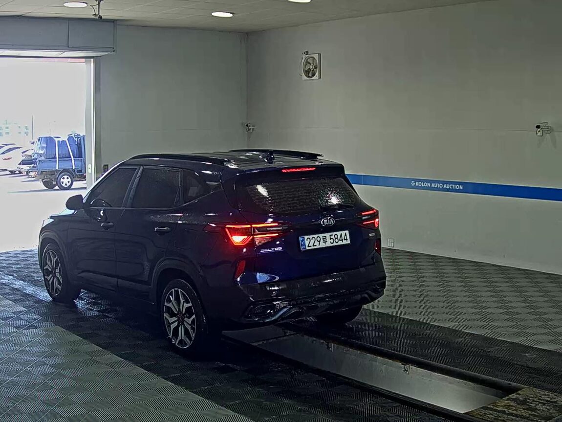 KIA SELTOS 1.6 GASOLINE 2WD SIGNATURE 2021 - zdjęcie 6