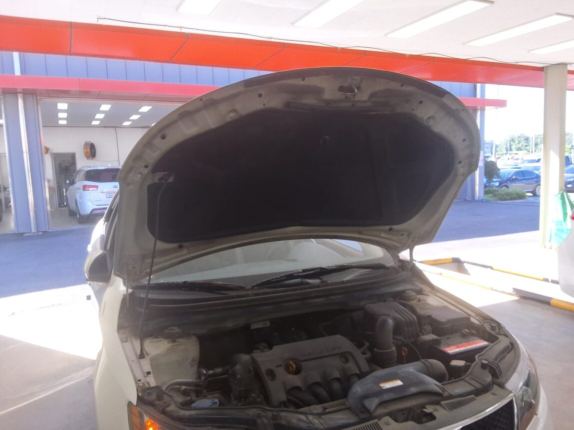 KIA FORTE 1.6 CVVT PREMIUM Si BLACK 2010 - zdjęcie 18