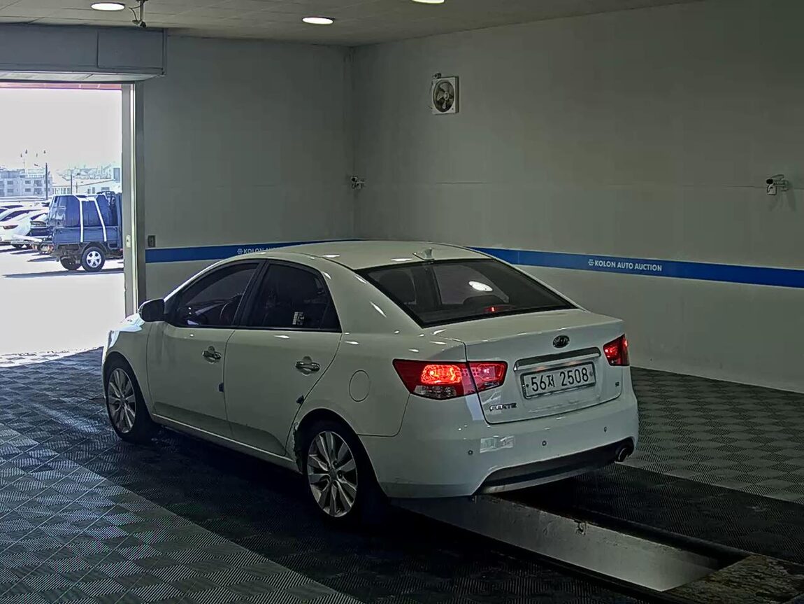 KIA FORTE 1.6 CVVT PREMIUM Si BLACK 2010 - zdjęcie 6