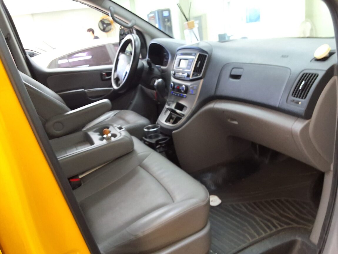 HYUNDAI GRAND STAREX CHILD SAFETY VEHICLE 12-SEATER 2017 - zdjęcie 15