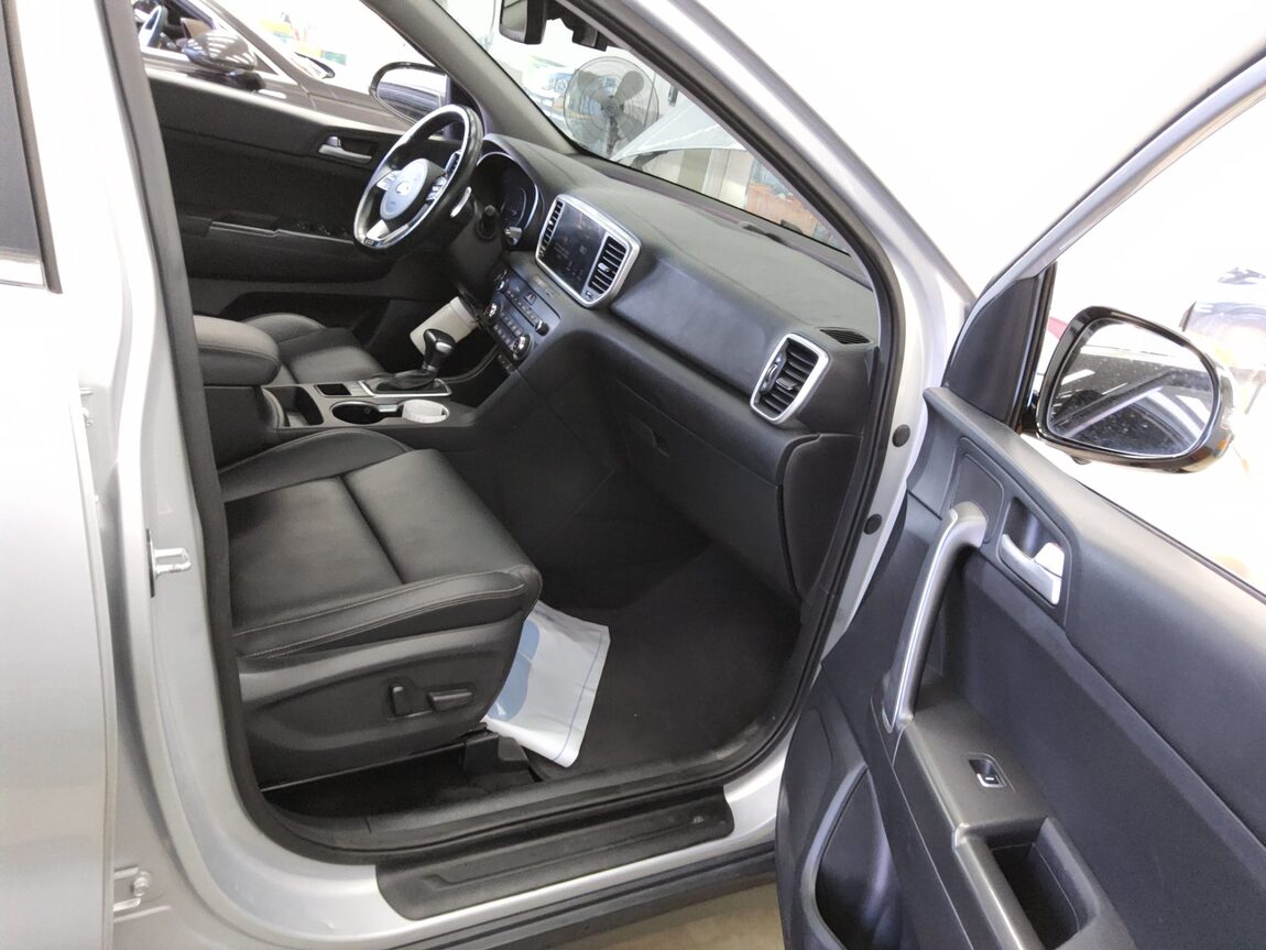 KIA SPORTAGE THE BOLD R2.0 DIESEL 2WD PRESTIGE 2019 - zdjęcie 14