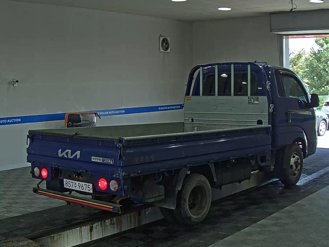 KIA THE NEW BONGO III CARGO 1.2 TON KING CAB EXTRA LONG WHEELBASE GL 2023 - zdjęcie 5