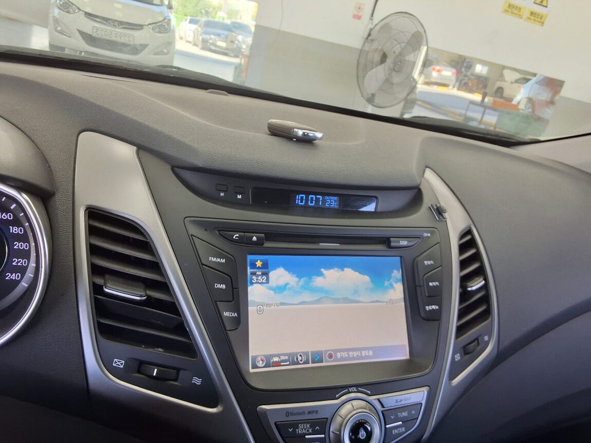HYUNDAI THE NEW AVANTE MD 1.6 GDi SMART 2016 - zdjęcie 17