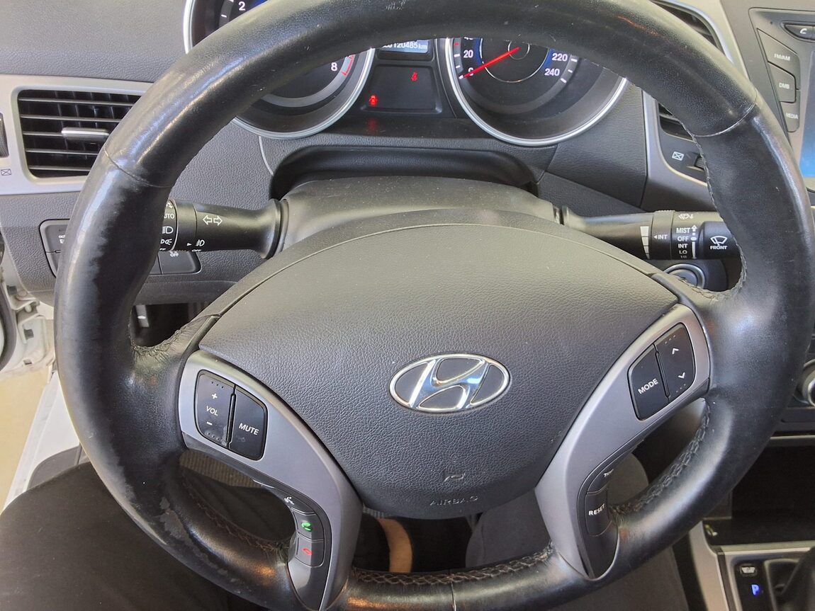 HYUNDAI THE NEW AVANTE MD 1.6 GDi SMART 2016 - zdjęcie 19