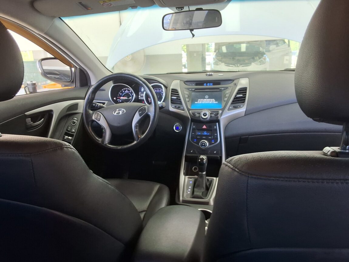 HYUNDAI THE NEW AVANTE MD 1.6 GDi SMART 2016 - zdjęcie 11