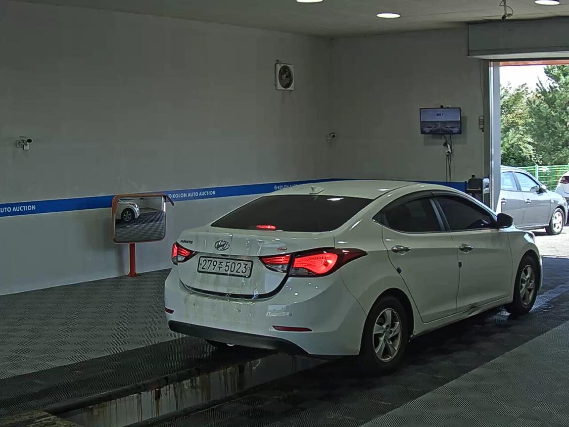HYUNDAI THE NEW AVANTE MD 1.6 GDi SMART 2016 - zdjęcie 5