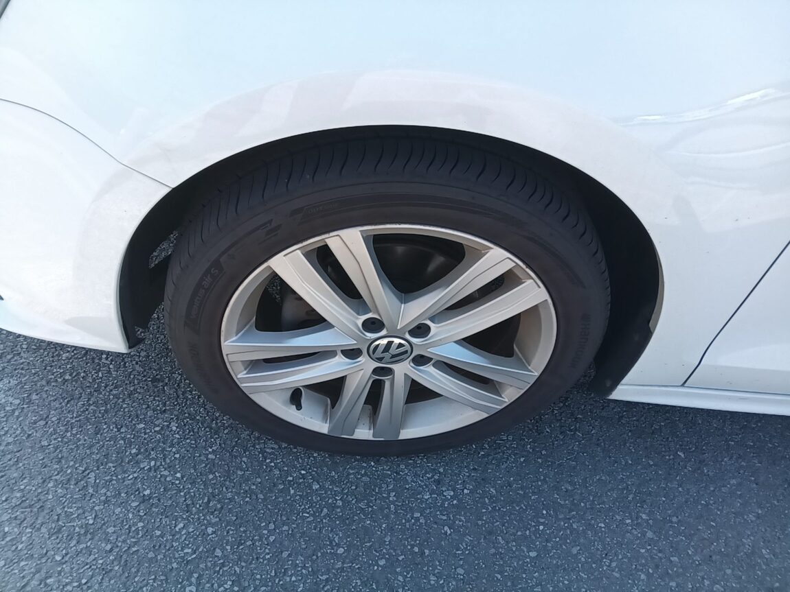 VOLKSWAGEN JETTA (6TH GEN) 2.0 TDI BLUEMOTION PREMIUM 2015 - zdjęcie 23