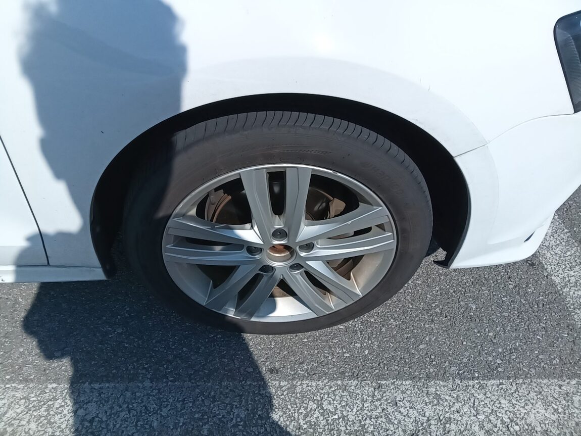 VOLKSWAGEN JETTA (6TH GEN) 2.0 TDI BLUEMOTION PREMIUM 2015 - zdjęcie 25