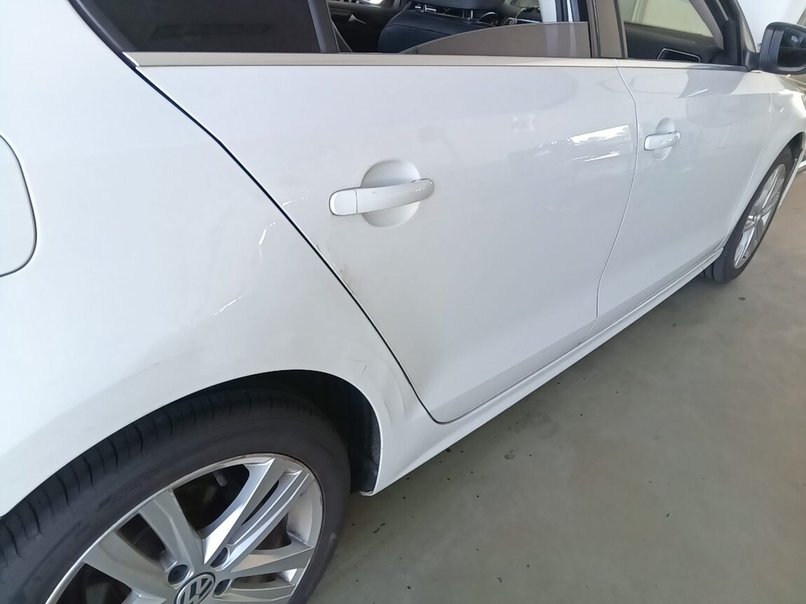 VOLKSWAGEN JETTA (6TH GEN) 2.0 TDI BLUEMOTION PREMIUM 2015 - zdjęcie 35