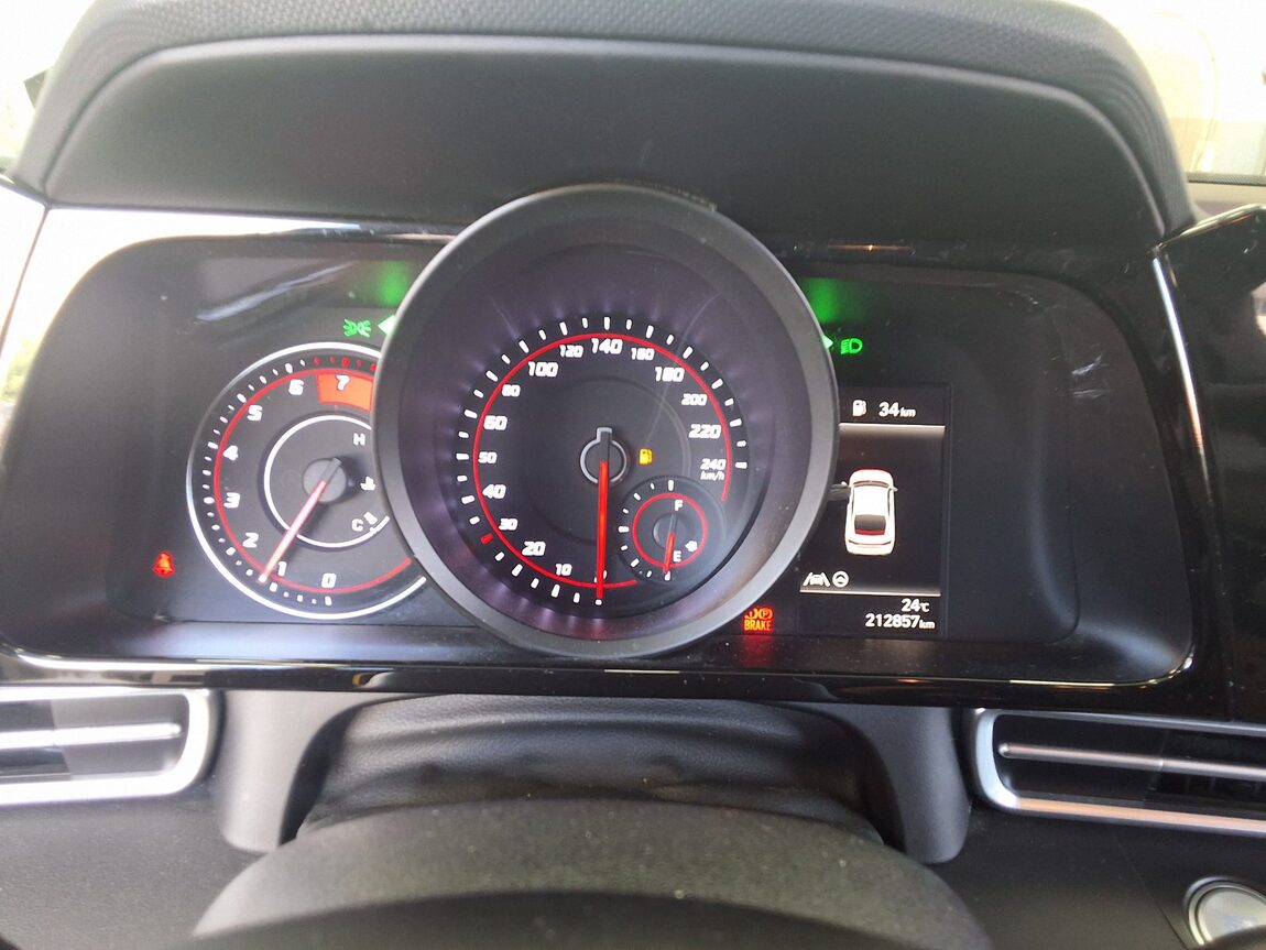HYUNDAI AVANTE (CN7) 1.6 GASOLINE MODERN 2021 - zdjęcie 10