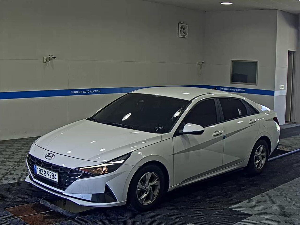 HYUNDAI AVANTE (CN7) 1.6 GASOLINE MODERN 2021 - zdjęcie 2