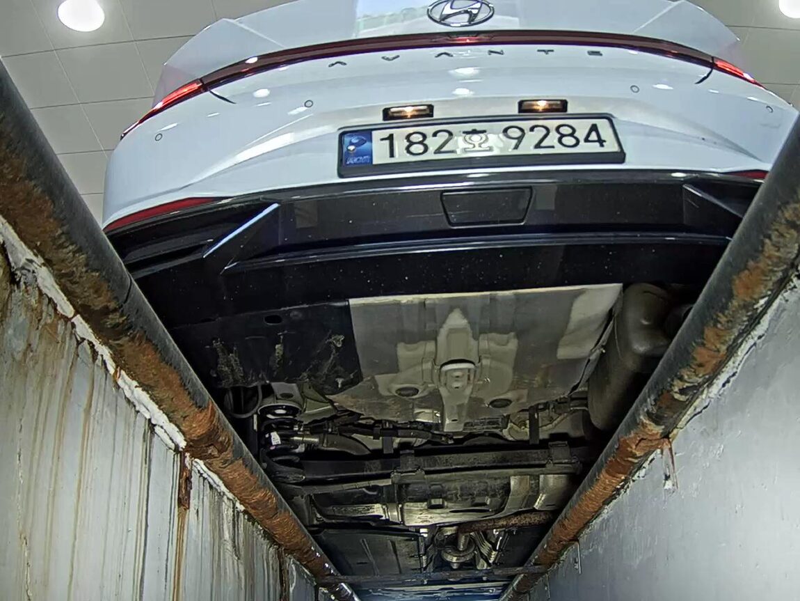 HYUNDAI AVANTE (CN7) 1.6 GASOLINE MODERN 2021 - zdjęcie 8