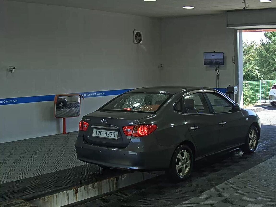 HYUNDAI AVANTE HD 1.6 VVT S16 LUXURY 2009 - zdjęcie 5