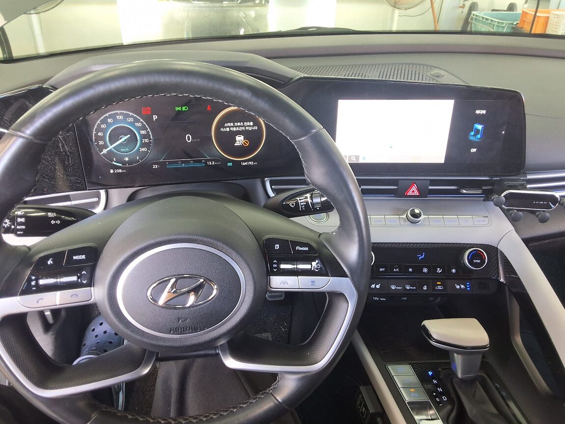 HYUNDAI AVANTE (CN7) 1.6 GASOLINE INSPIRATION 2021 - zdjęcie 18