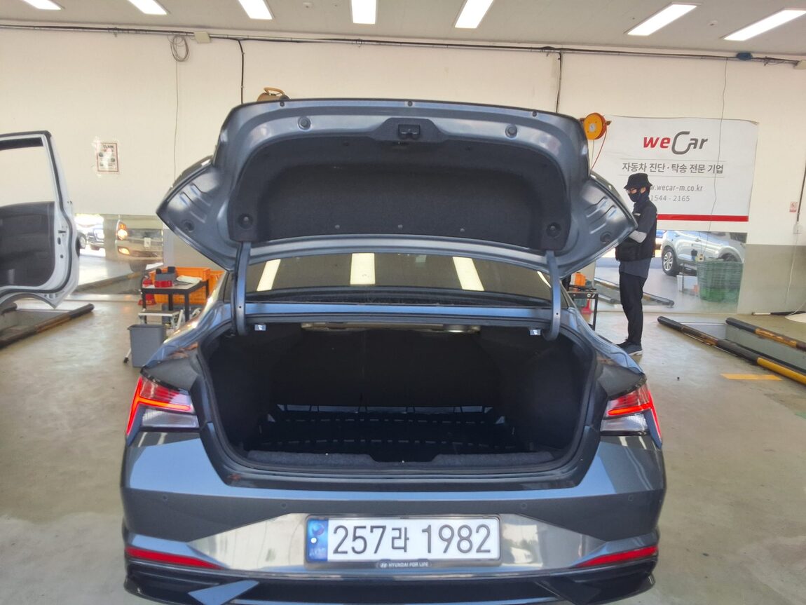 HYUNDAI AVANTE (CN7) 1.6 GASOLINE INSPIRATION 2021 - zdjęcie 16