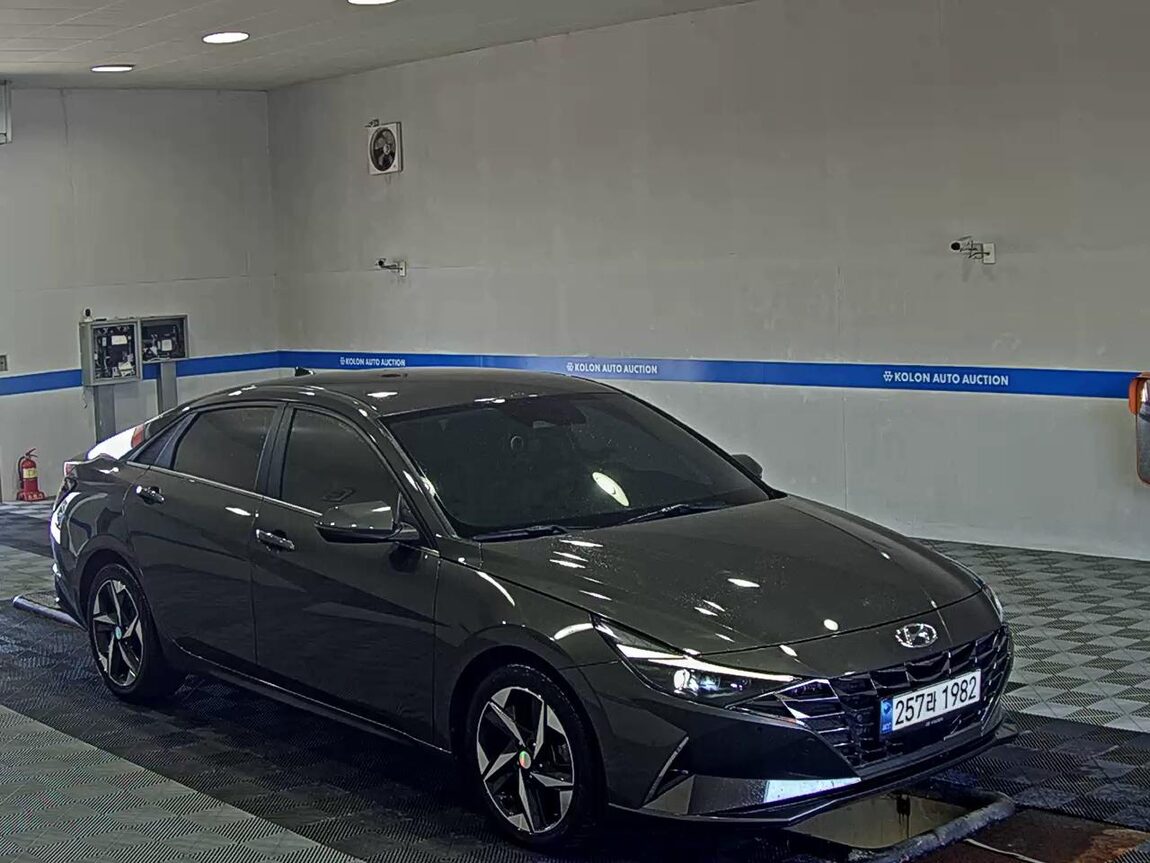 HYUNDAI AVANTE (CN7) 1.6 GASOLINE INSPIRATION 2021 - zdjęcie 3