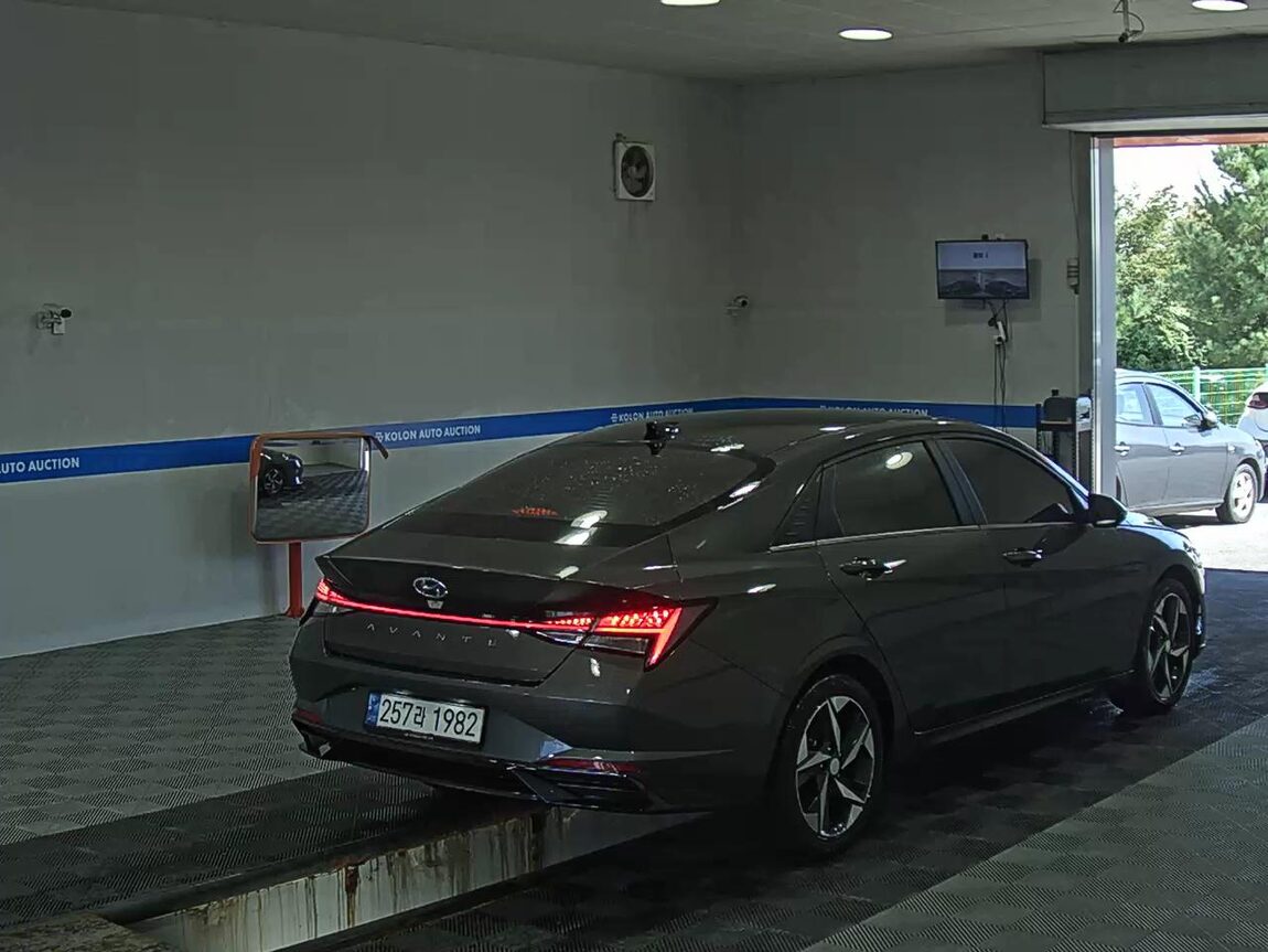 HYUNDAI AVANTE (CN7) 1.6 GASOLINE INSPIRATION 2021 - zdjęcie 5
