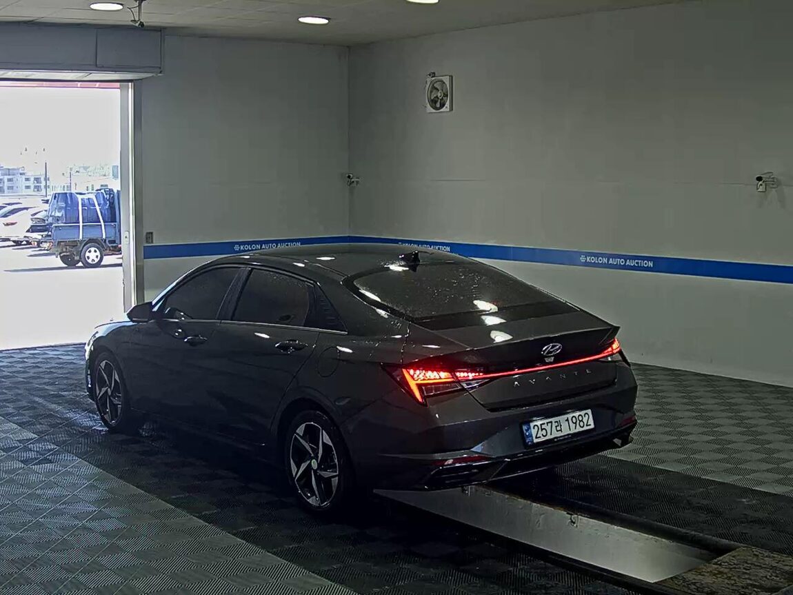 HYUNDAI AVANTE (CN7) 1.6 GASOLINE INSPIRATION 2021 - zdjęcie 6