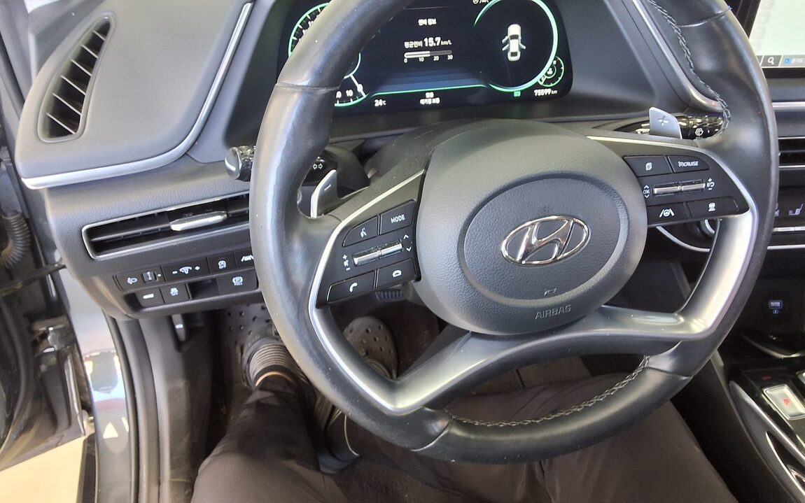 HYUNDAI SONATA (DN8) G2.0 PREMIUM PLUS 2023 - zdjęcie 17