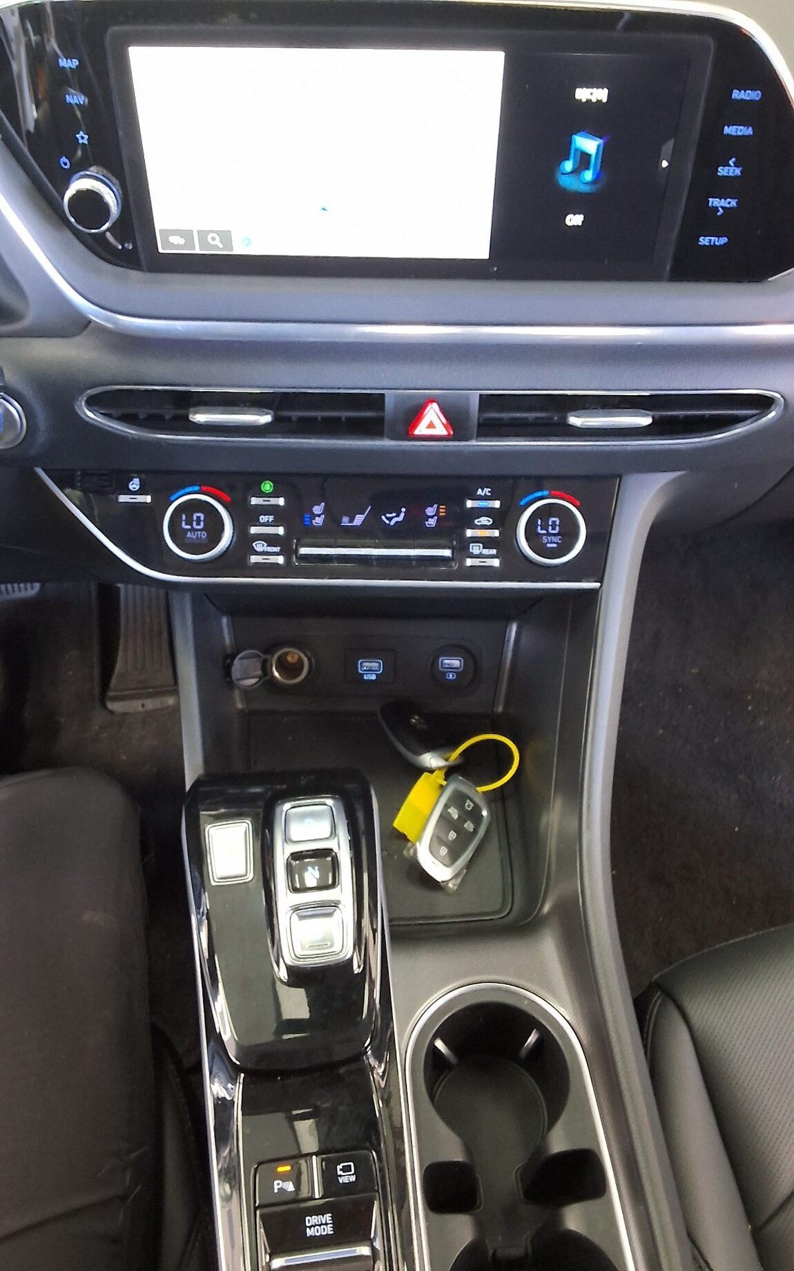 HYUNDAI SONATA (DN8) G2.0 PREMIUM PLUS 2023 - zdjęcie 18