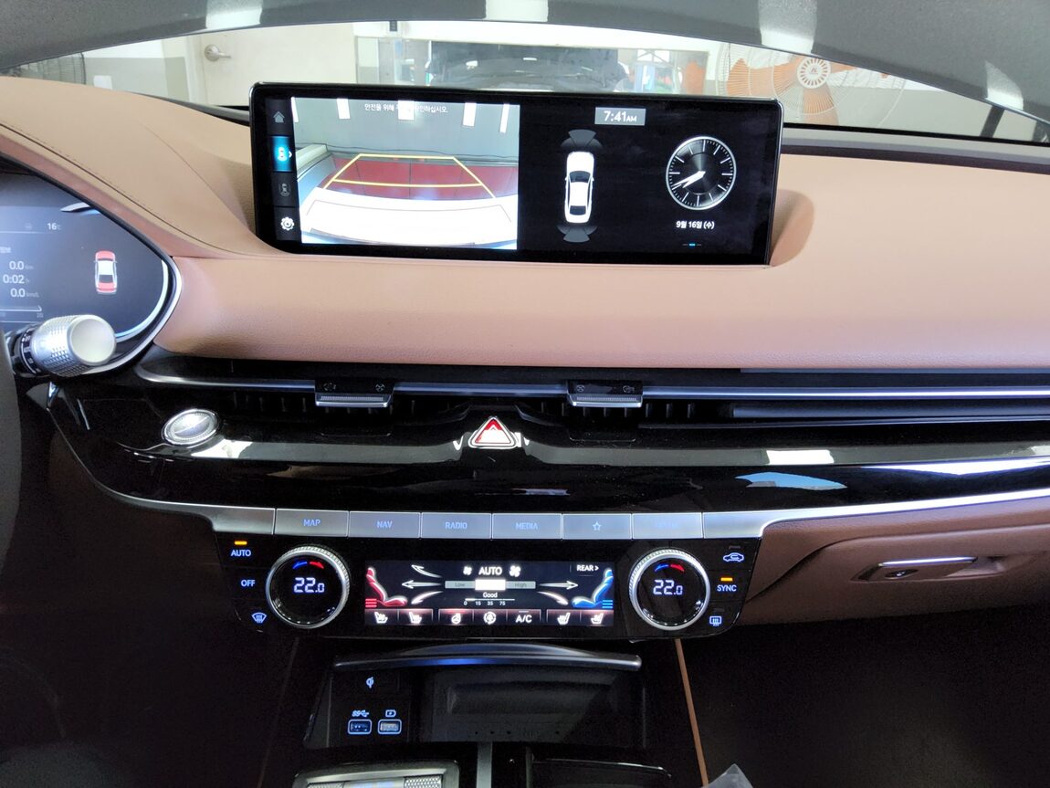 GENESIS THE ALL NEW G80 GASOLINE 2.5 AWD BASE MODEL 2024 - zdjęcie 18