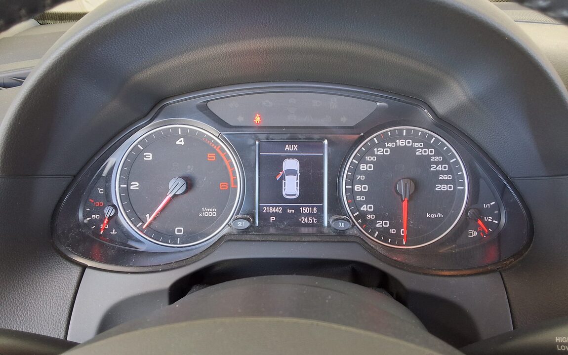 AUDI Q5 2.0 TDI QUATTRO DYNAMIC 2009 - zdjęcie 9