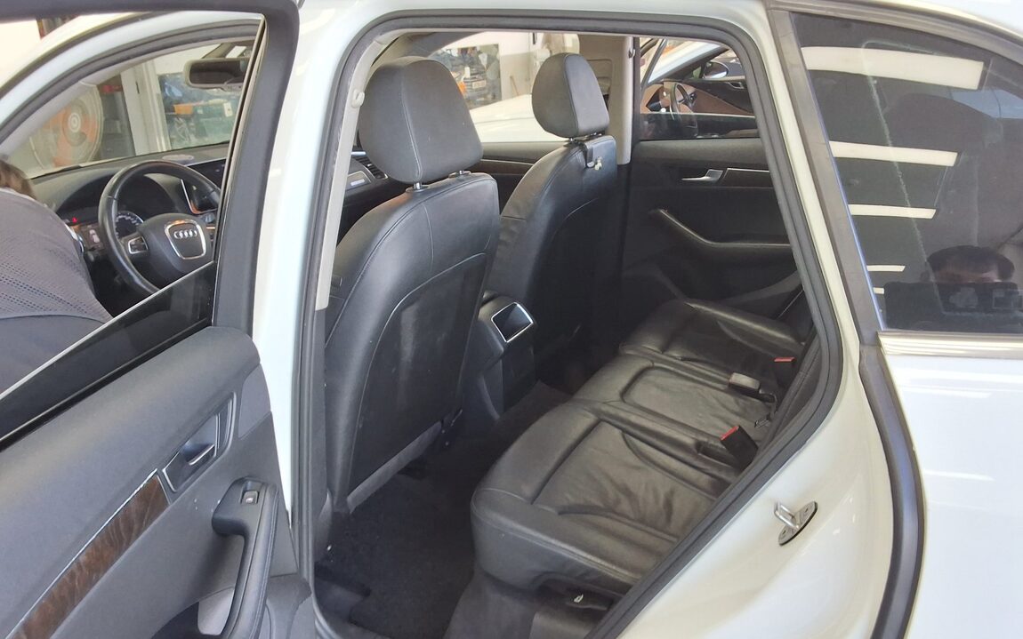 AUDI Q5 2.0 TDI QUATTRO DYNAMIC 2009 - zdjęcie 12
