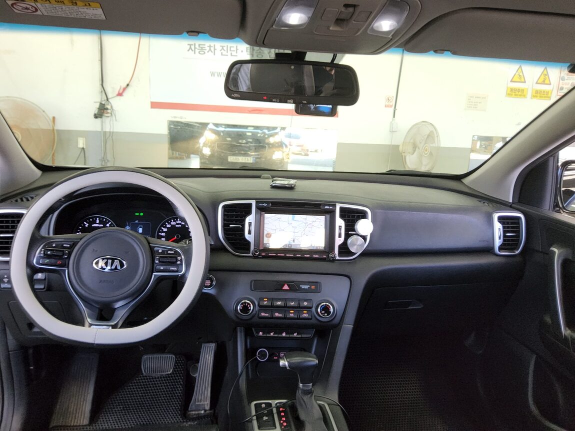 KIA NEW SPORTAGE 1.7 2WD NOBLESSE 2016 - zdjęcie 11