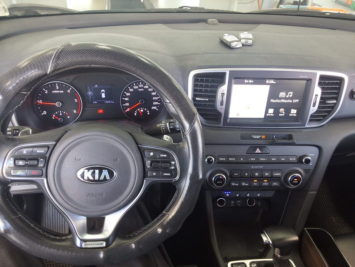 KIA NEW SPORTAGE 1.7 2WD NOBLESSE 2018 - zdjęcie 18