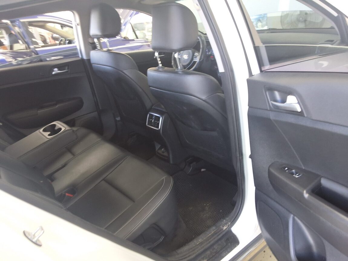 KIA NEW SPORTAGE 1.7 2WD NOBLESSE 2018 - zdjęcie 14