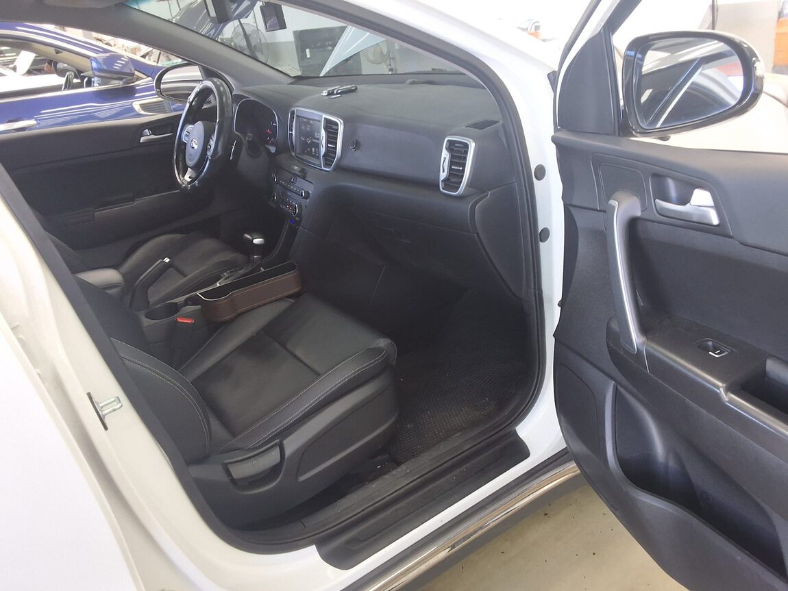 KIA NEW SPORTAGE 1.7 2WD NOBLESSE 2018 - zdjęcie 15