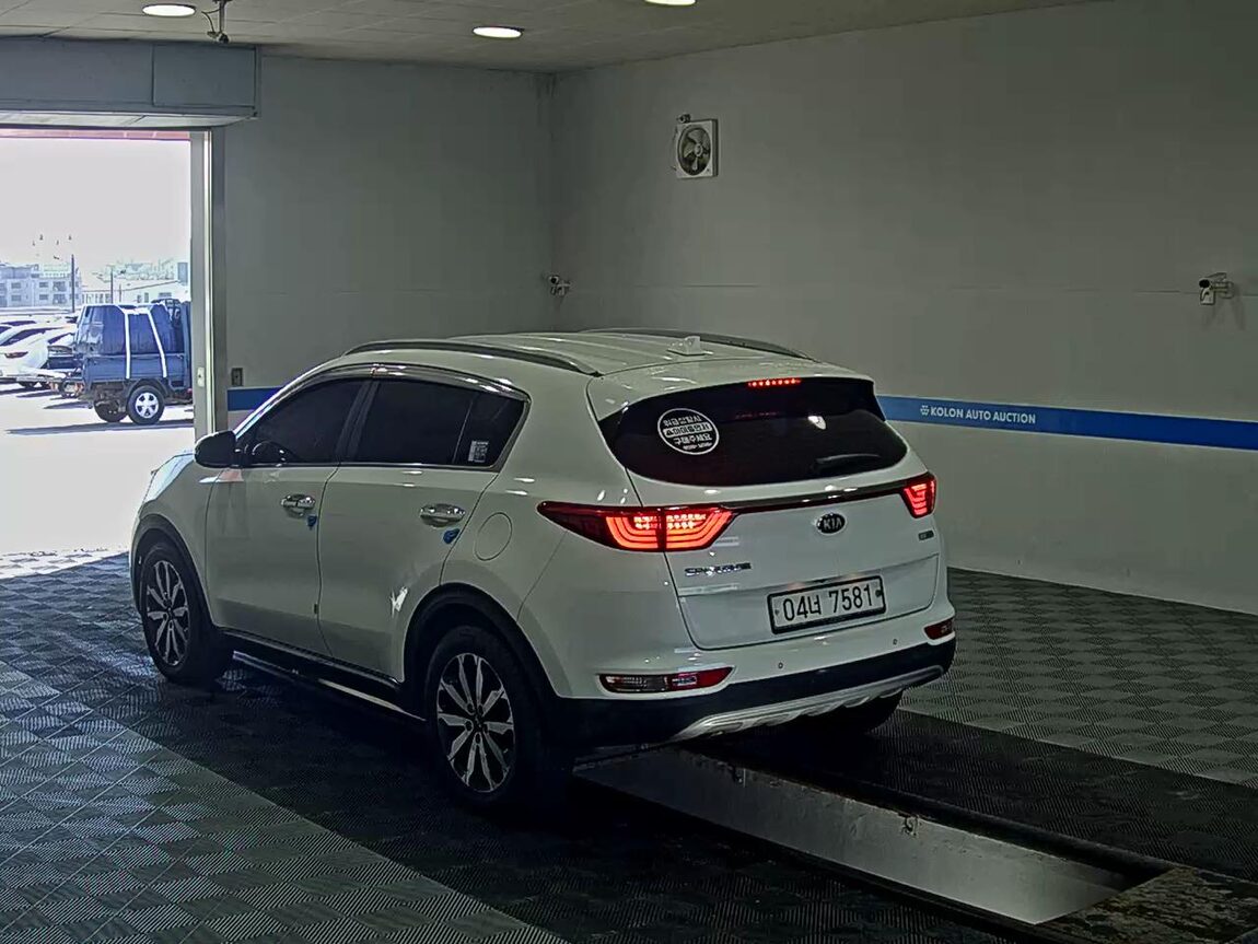 KIA NEW SPORTAGE 1.7 2WD NOBLESSE 2018 - zdjęcie 6