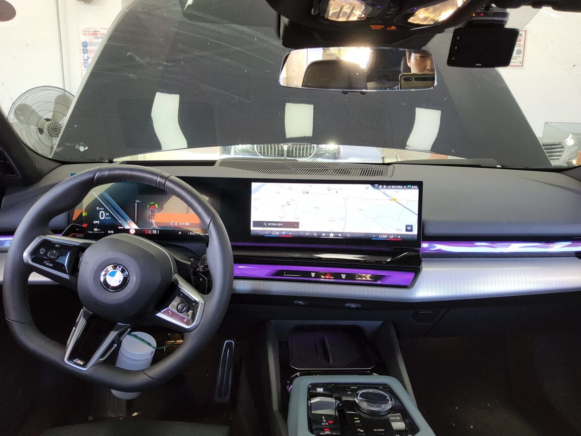 BMW 5 SERIES (8TH GEN) 520i M SPORT PACK 2025 - zdjęcie 11