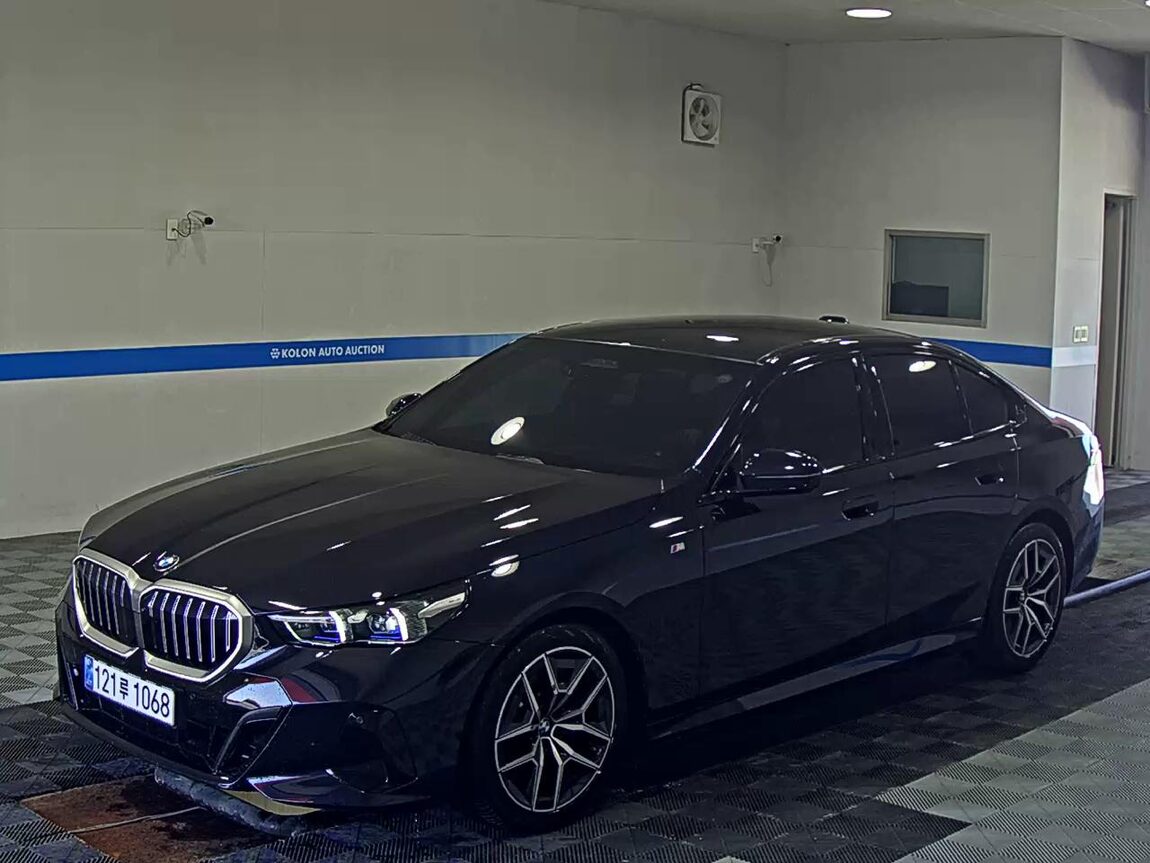 BMW 5 SERIES (8TH GEN) 520i M SPORT PACK 2025 - zdjęcie 2