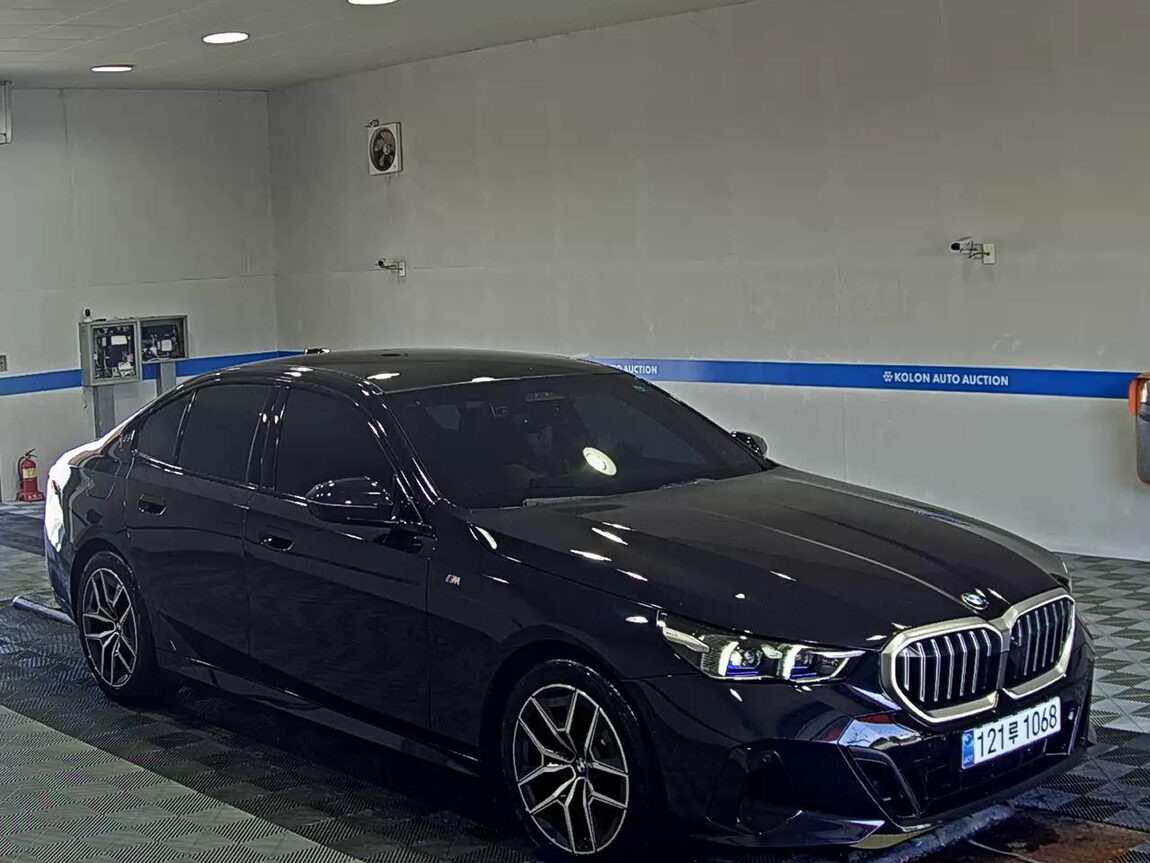 BMW 5 SERIES (8TH GEN) 520i M SPORT PACK 2025 - zdjęcie 3