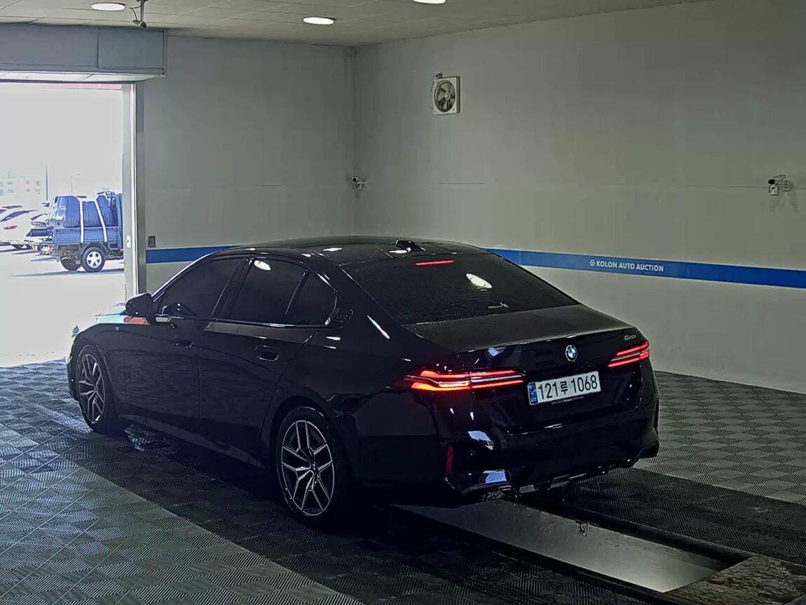 BMW 5 SERIES (8TH GEN) 520i M SPORT PACK 2025 - zdjęcie 6