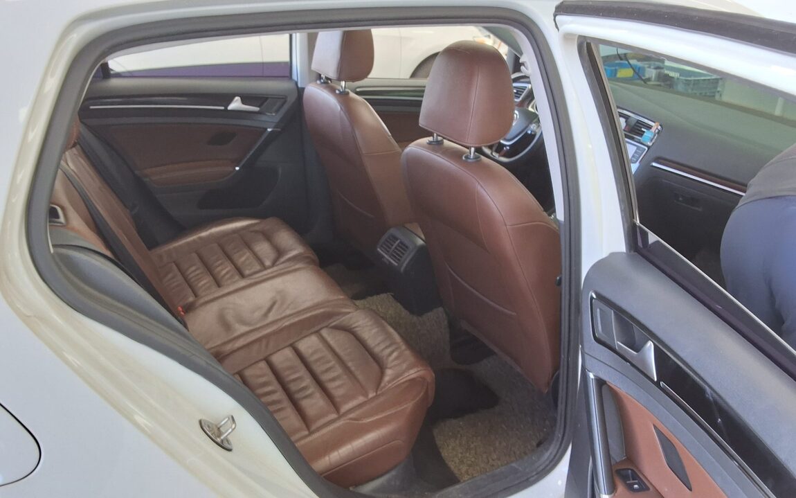 VOLKSWAGEN GOLF (7TH GEN) 2.0 TDI PREMIUM 2015 - zdjęcie 13