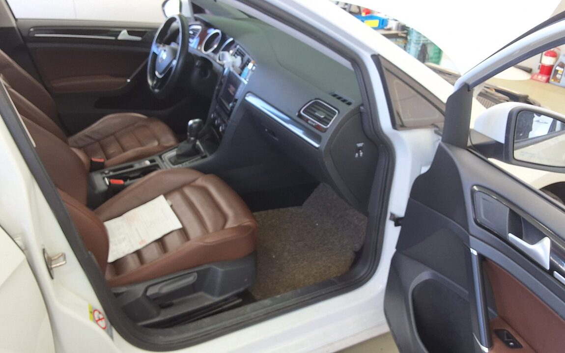 VOLKSWAGEN GOLF (7TH GEN) 2.0 TDI PREMIUM 2015 - zdjęcie 14