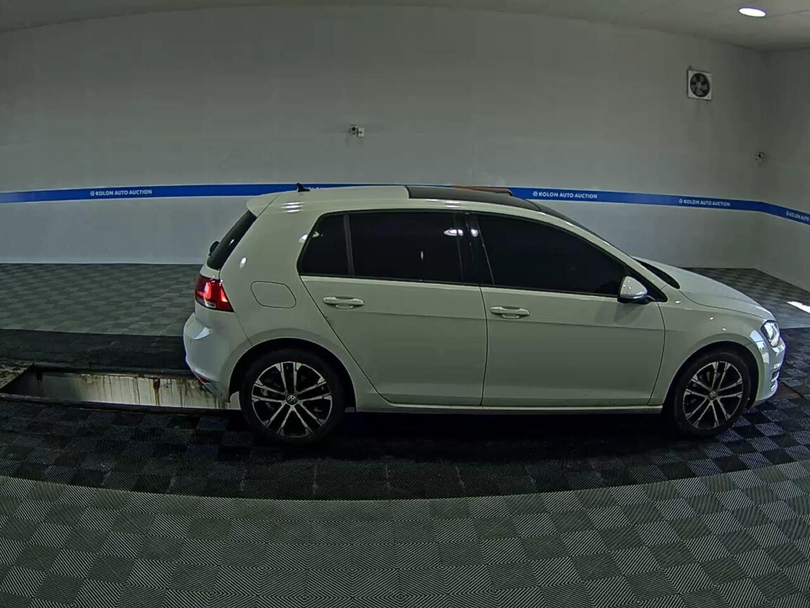 VOLKSWAGEN GOLF (7TH GEN) 2.0 TDI PREMIUM 2015 - zdjęcie 4