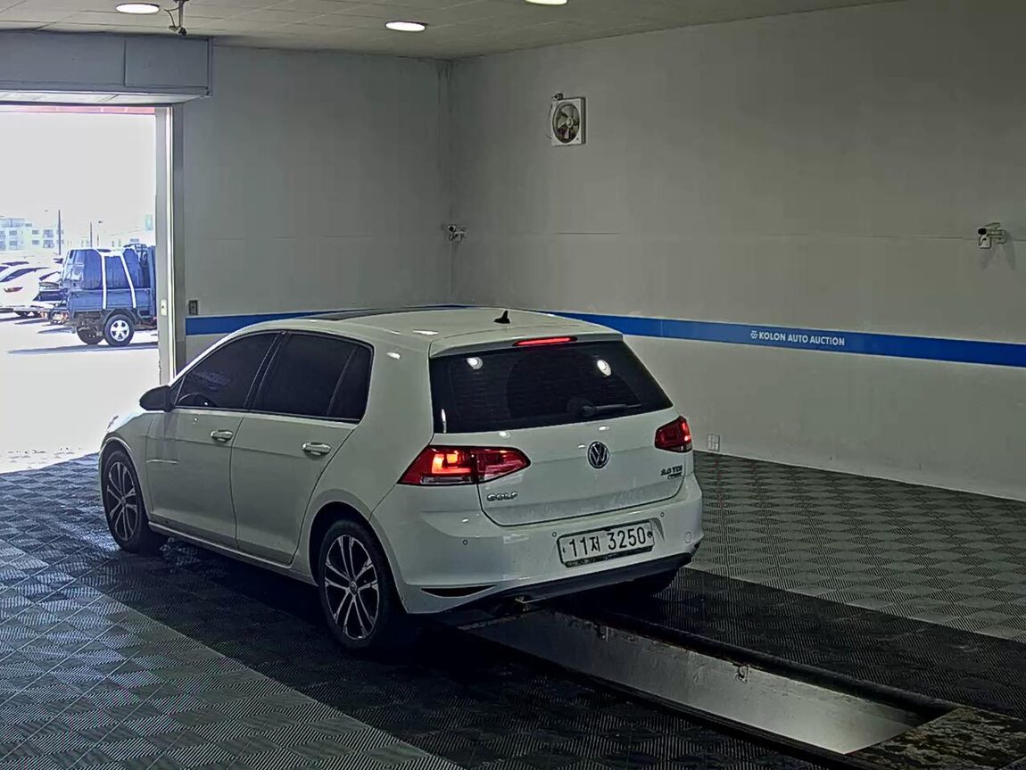VOLKSWAGEN GOLF (7TH GEN) 2.0 TDI PREMIUM 2015 - zdjęcie 6